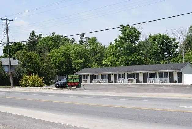 Knights Inn Arnprior - Dış Mekan