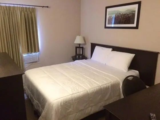 Knights Inn Barriere - Genel