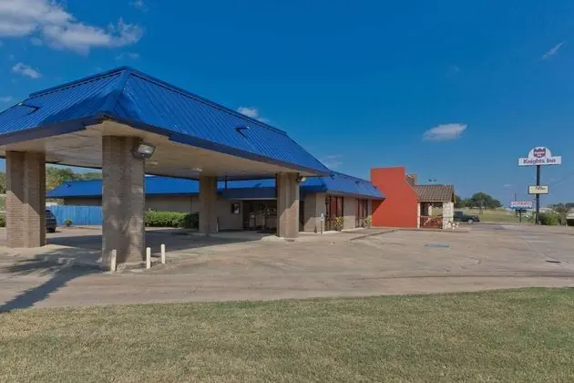 Knights Inn Brenham - Dış Mekan
