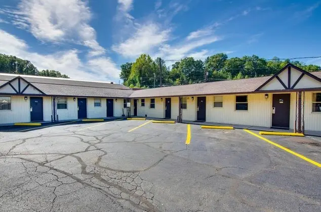 Knights Inn Collinsville - Dış Mekan