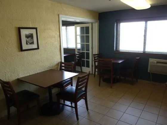 Knights Inn Davenport - Lobi