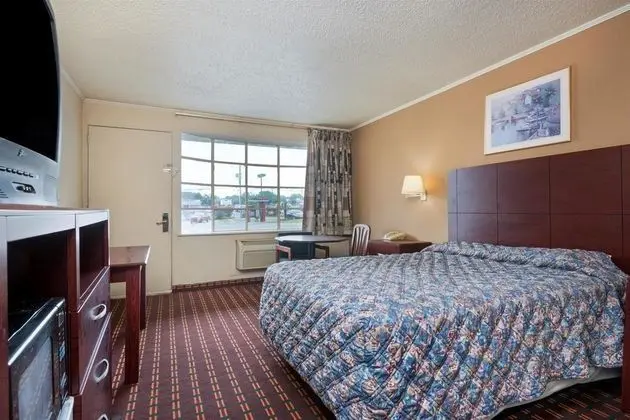 Knights Inn Fayetteville/Fort Bragg