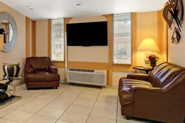 Knights Inn Greensburg - 1