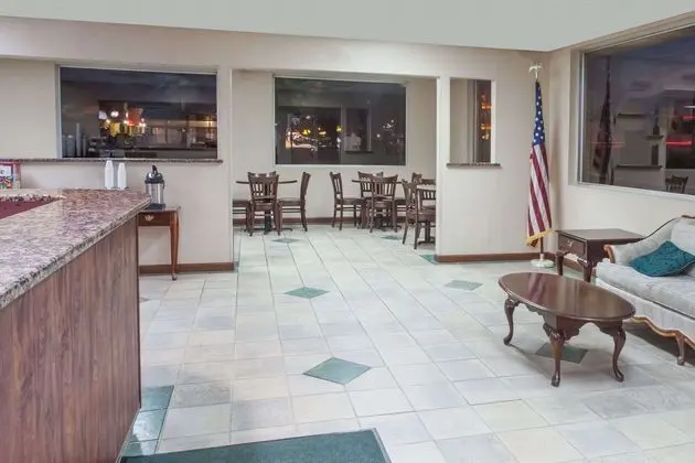 Knights Inn Lebanon - Lobi