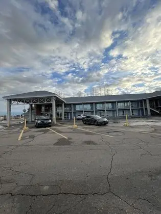 Knights Inn Lethbridge - Dış Mekan