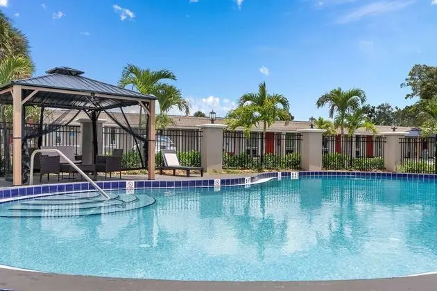 Knights Inn Maingate Kissimmee Orlando - Havuz