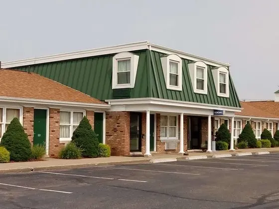 Knights Inn New Philadelphia