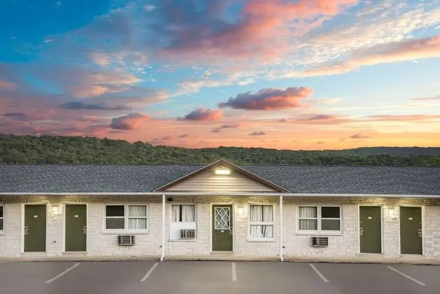 Knights Inn Pine Grove - Dış Mekan