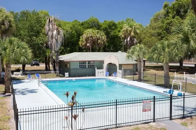 Knights Inn Plant City - Havuz
