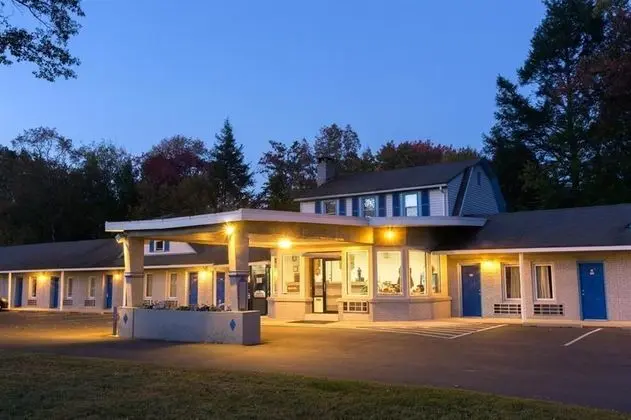 Knights Inn Poconos/Bartonsville