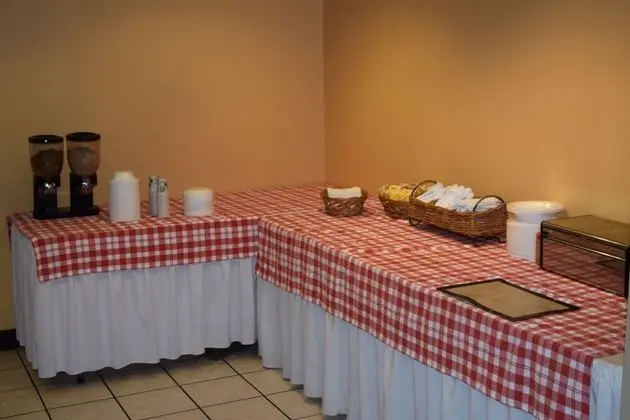 Knights Inn Saint Clairsville - Yerinde Yemek