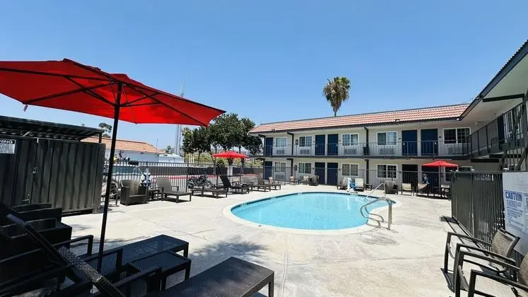 Knights Inn San Ysidro - Havuz