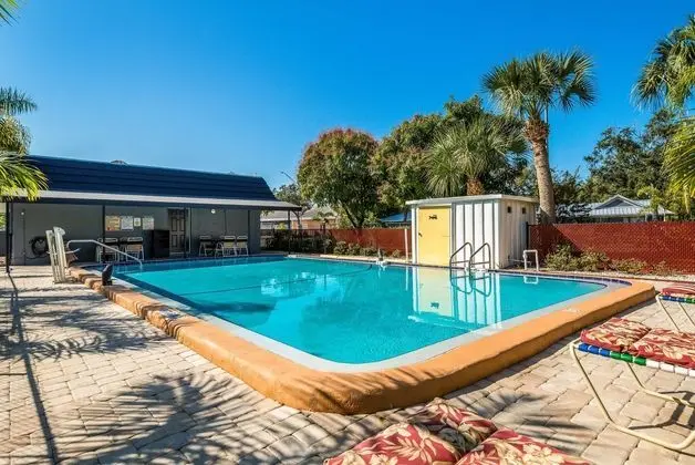 Knights Inn Sarasota - Havuz