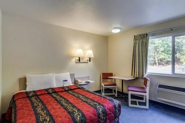 Knights Inn Spokane Airport