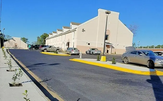 Knights Inn & Suites Near University of Richmond