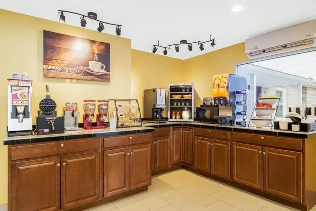 Knights Inn and Suites Salem