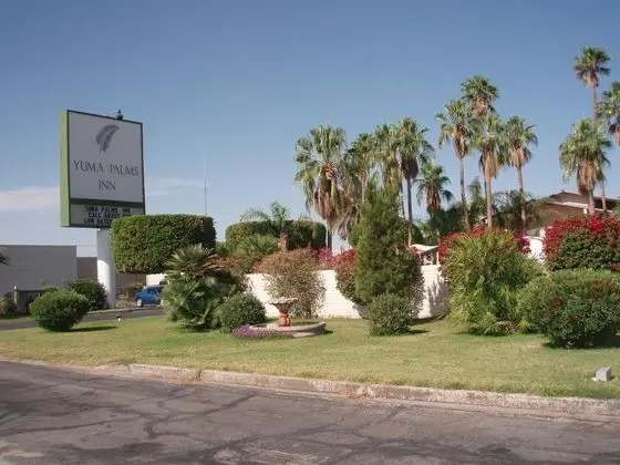 Knights Inn & Suites