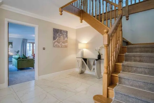 Knights Rest - 4 Bedroom - Princes Gate - Lobi
