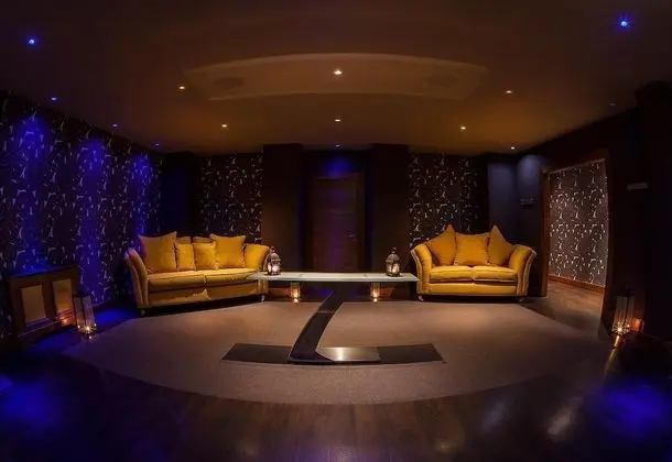 Knightsbrook Courtyard Houses - Spa