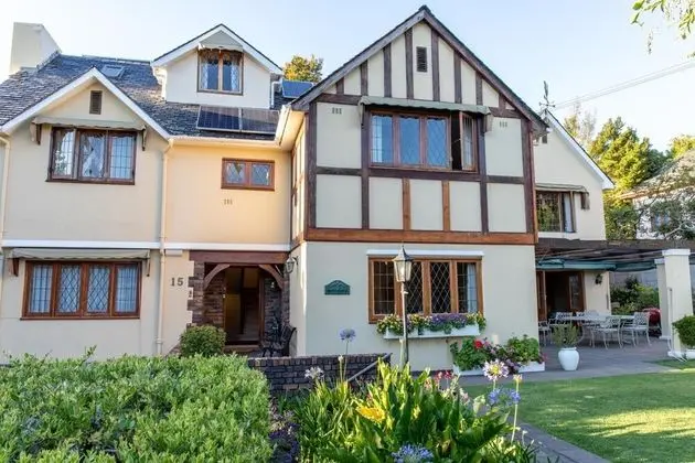 Knightsbury Guest House