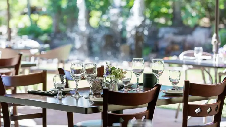 Knob Hill Inn