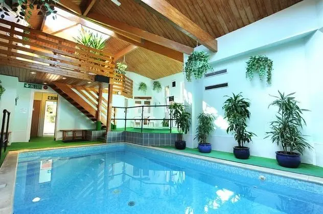 The Knoll House - Havuz