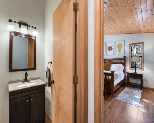 Knotty Pines Retreat - Oda