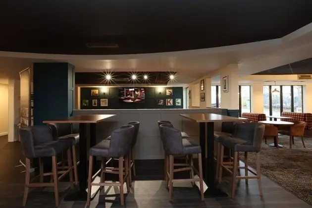 Knowsley Inn & Lounge - Yerinde Yemek