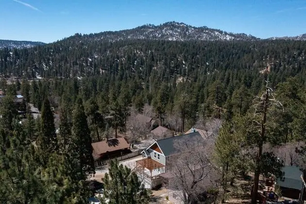 Kodiak by Avantstay Picturesque Big Bear Home w/ Modern Amenities & Large Balcony - İç Mekan