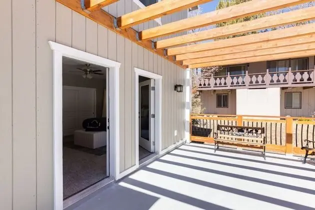 Kodiak by Avantstay Picturesque Big Bear Home w/ Modern Amenities & Large Balcony - İç Mekan