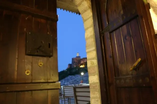 Kodra Hotel Gjirokaster - Dış Mekan