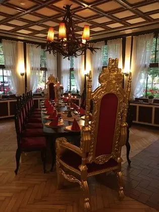 Koenigreich Romkerhall - Yerinde Yemek