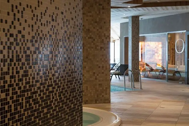 Hotel Koh-I Nor - Havuz