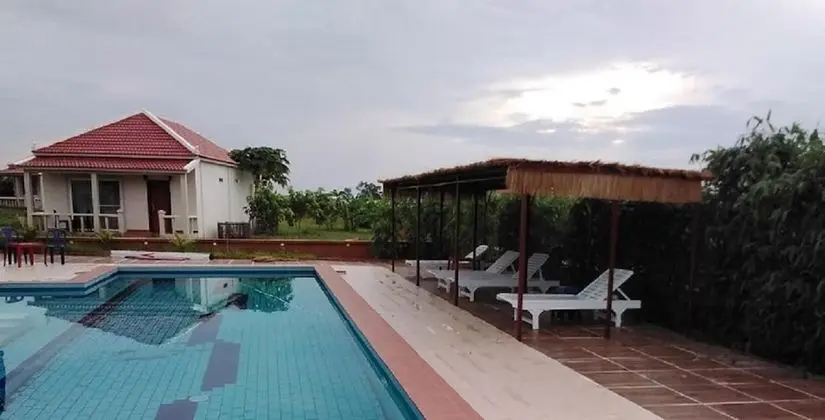 KOH KER Temples Garden Hotel & Restaurant - Havuz