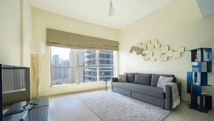 KOHH – 1BR in Bay Central