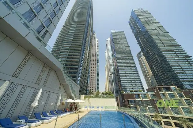 KOHH – 1BR in Cayan Tower - Havuz