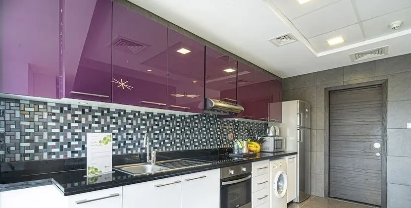 KOHH – 1BR in Cayan Tower - Mutfak