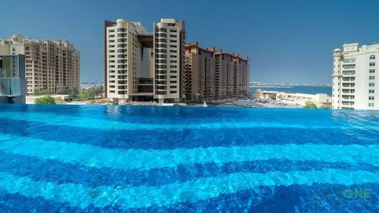 KOHH – 1BR in The Palm Tower