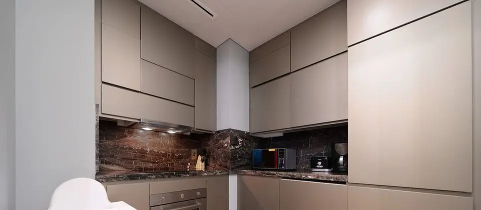 KOHH – 3BR in DAMAC Heights - Mutfak