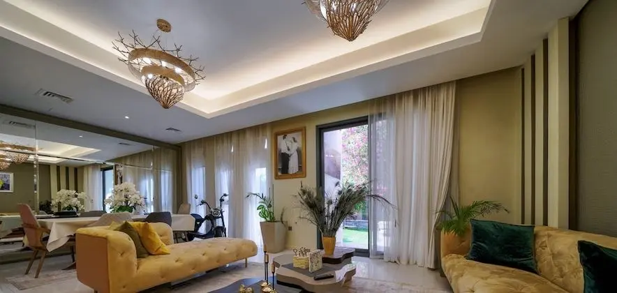 KOHH – 3BR Townhouse in Claret - Öne Çıkan Resim