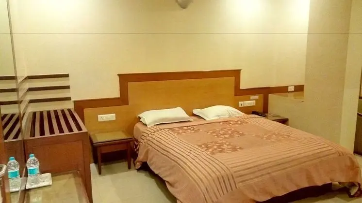 Hotel Kohinoor Square