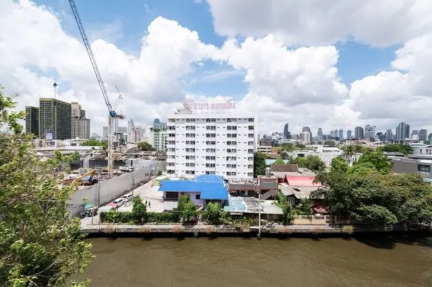 Kokotel Bangkok Dheva Thonglor