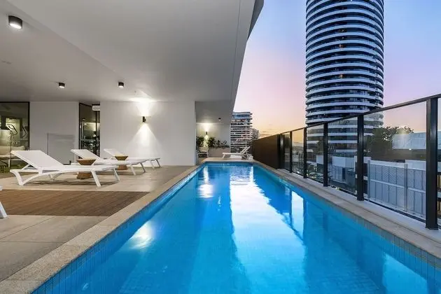 Koko Broadbeach - Havuz