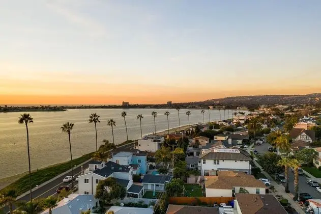 Kokomo by Avantstay Bayside Getaway w/ Fire Pit, & Large Outdoor Patio