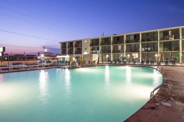 Kokomo Suites - Havuz