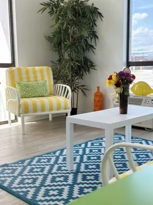 Kokomo Suites - Lobi