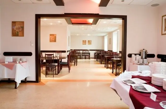 Kolonna Hotel Brigita - Yerinde Yemek