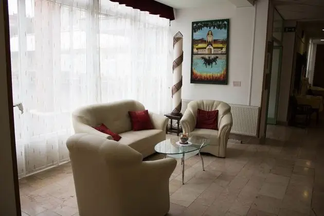 Komfort Hotel Platán - Lobi