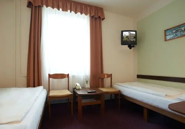 Komfort Hotel Platán - Oda