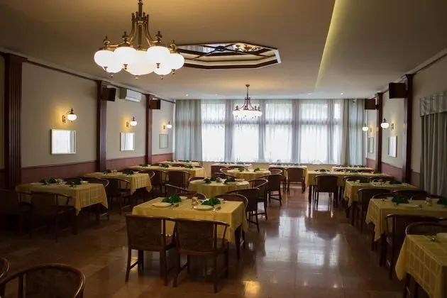 Komfort Hotel Platán - Yerinde Yemek